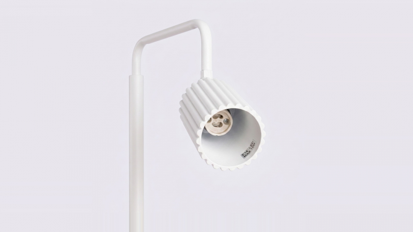 Lampadaire en aluminium blanc 160 cm - Karbon Lampadaire en aluminium blanc 160 cm - Karbon