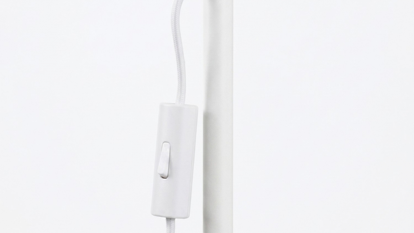 Lampadaire en aluminium blanc 160 cm - Karbon Lampadaire en aluminium blanc 160 cm - Karbon