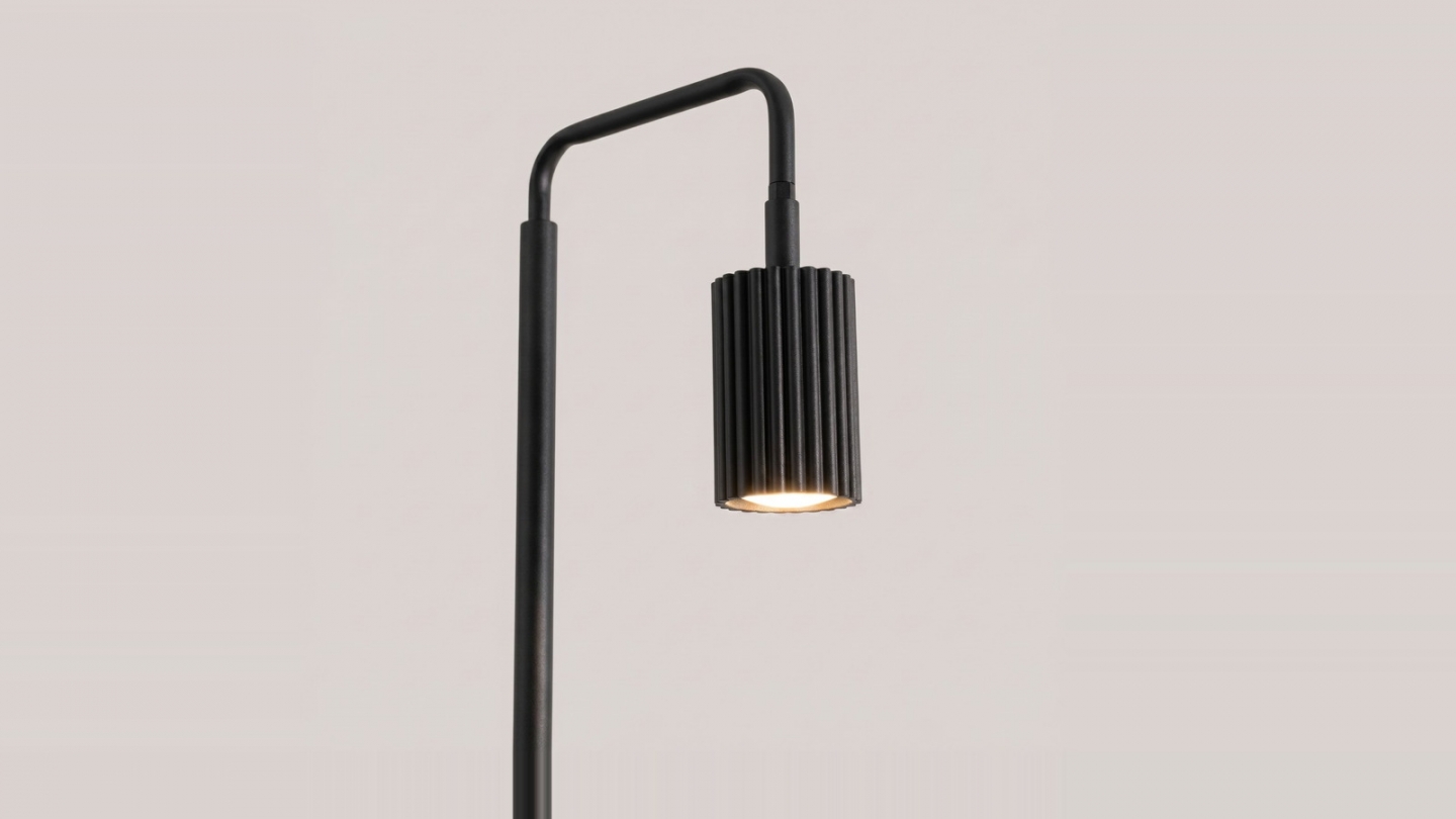 Lampadaire en aluminium noir 160 cm - Karbon Lampadaire en aluminium noir 160 cm - Karbon