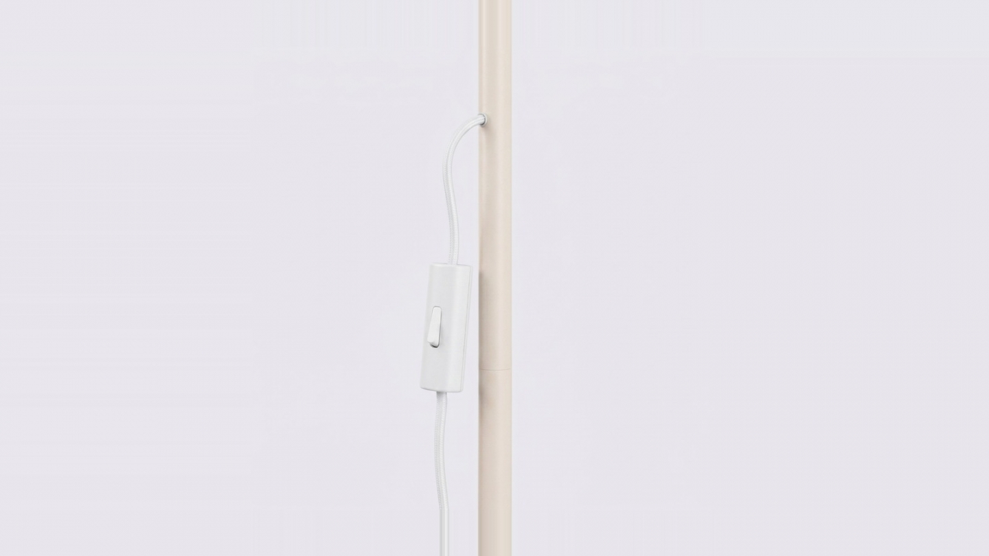 Lampadaire en aluminium beige 160 cm - Karbon Lampadaire en aluminium beige 160 cm - Karbon