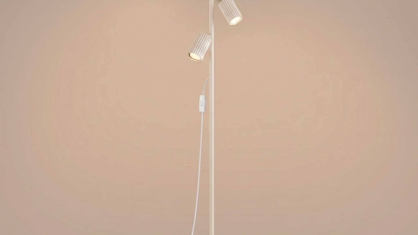 Lampadaire en aluminium beige 155 cm 3 lumières - Karbon Lampadaire en aluminium beige 155 cm 3 lumières - Karbon