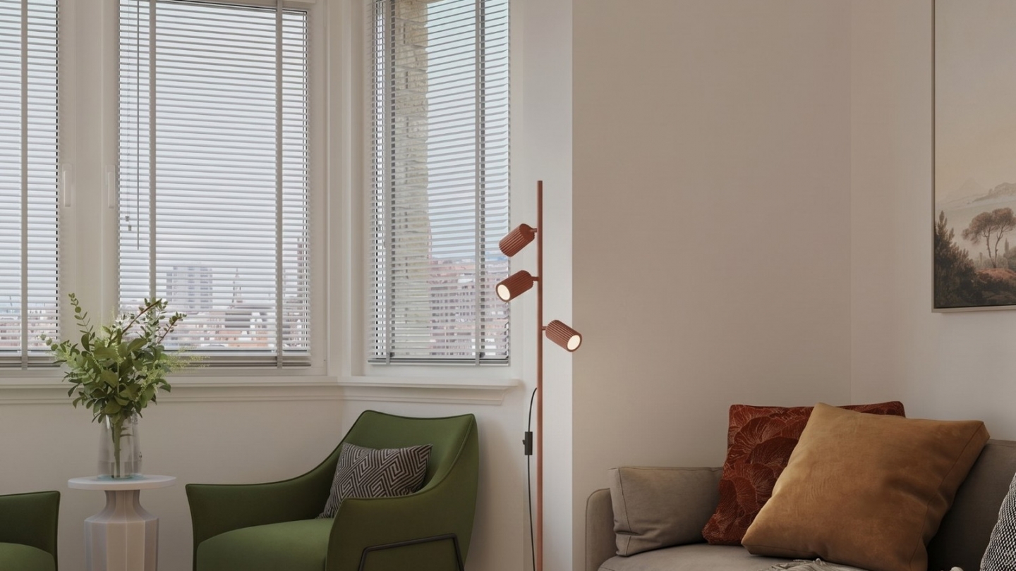 Lampadaire en aluminium terracotta 155 cm 3 lumières - Karbon Lampadaire en aluminium terracotta 155 cm 3 lumières - Karbon