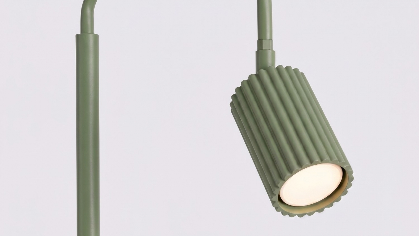 Lampadaire en aluminium vert olive 160 cm - Karbon Lampadaire en aluminium vert olive 160 cm - Karbon