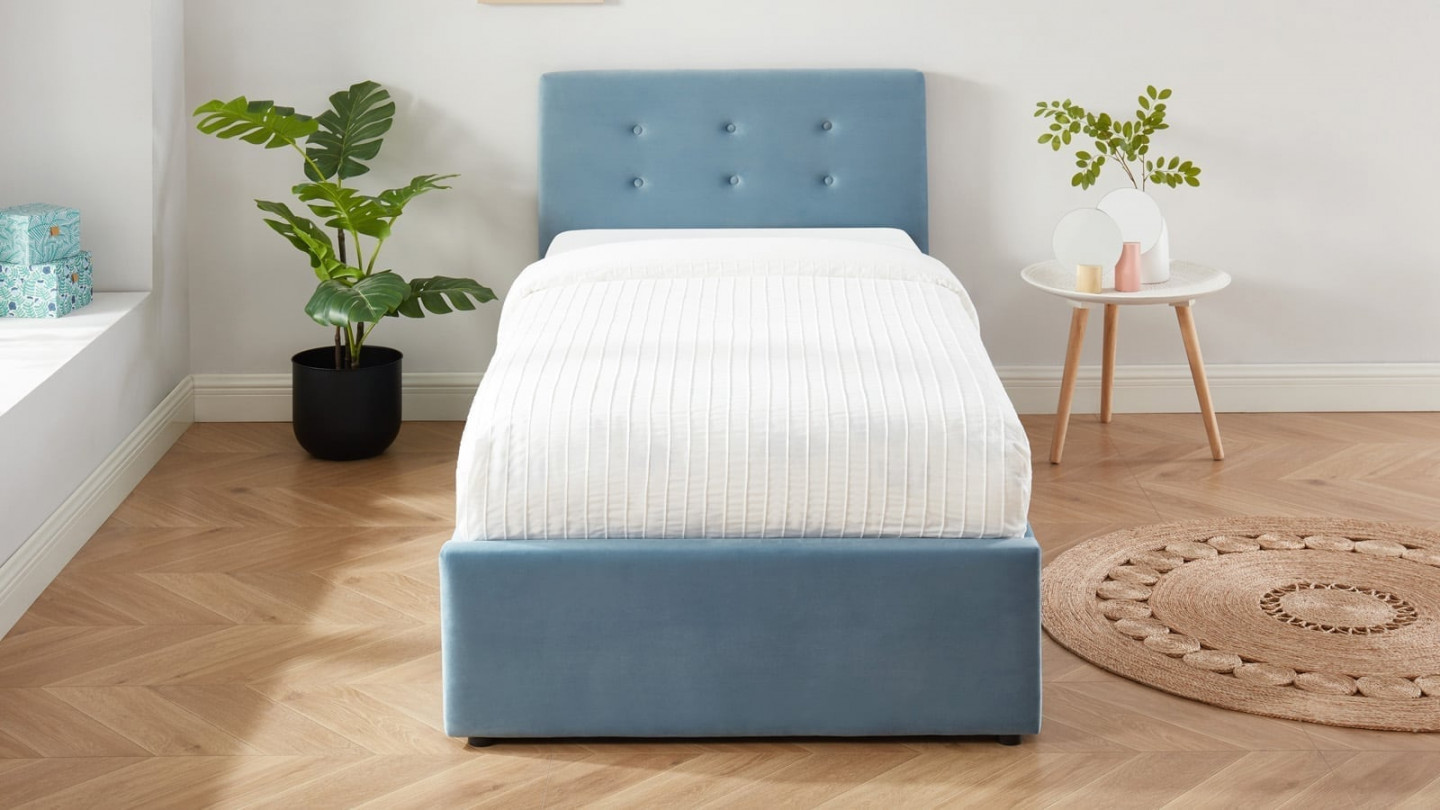 Ensemble lit coffre enfant 90x190 en velours bleu + matelas Memo HR avec tête de lit, sommier à lattes - Collection Tina