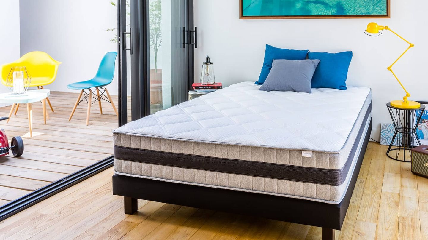 Ensemble Memo Luxe 140x190 – Matelas mémoire de forme 140x190 + sommier tapissier