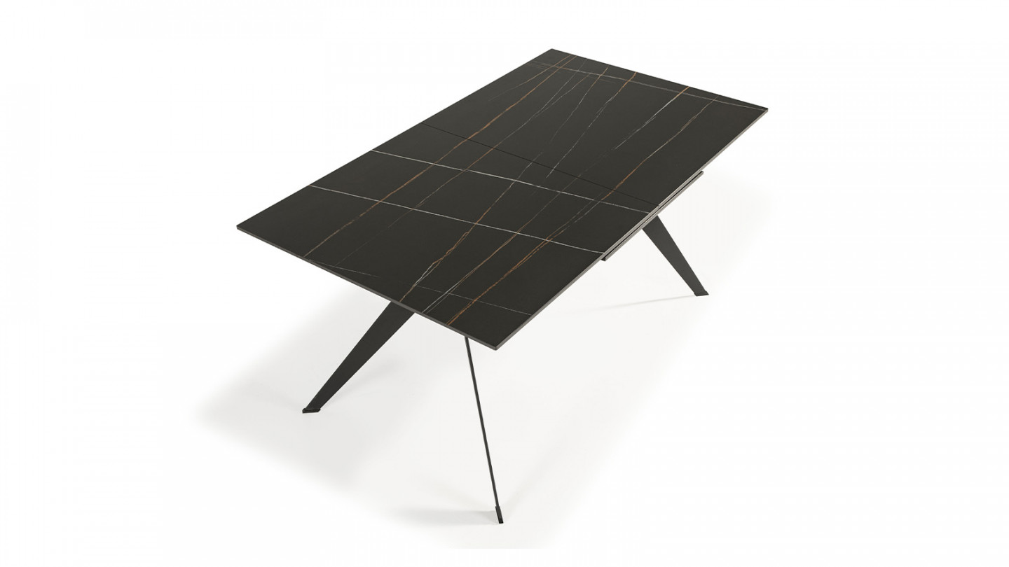 Table à manger rectangulaire extensible en céramique noir / doré 160/220 cm - Lally