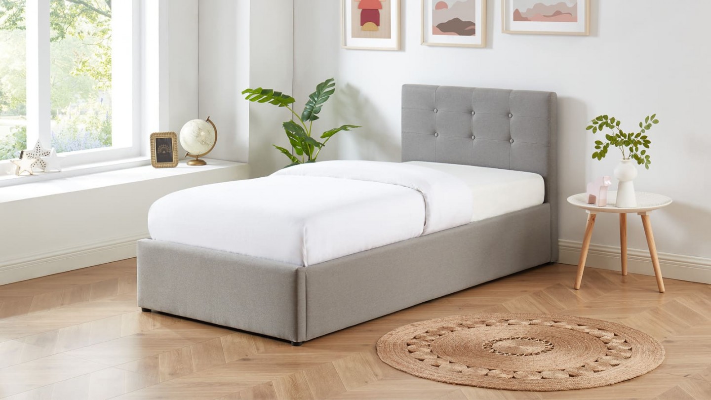 Ensemble matelas mémoire + lit enfant coffre et sommier 90x190cm en tissu gris clair Memo HR avec tête de lit- Collection Tina