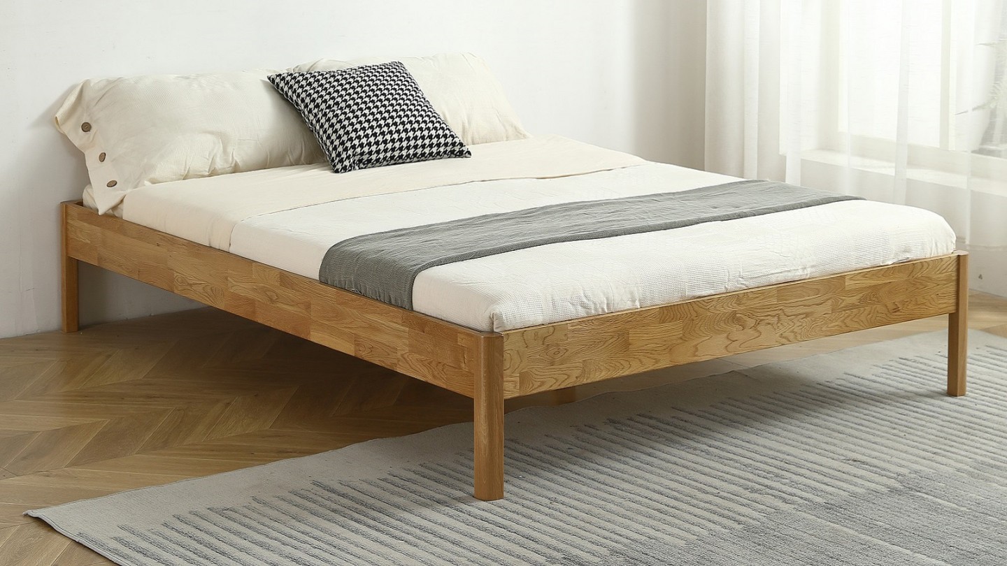 Ensemble lit adulte 180x200 cm en chêne massif Aina + Matelas mémoire de forme Memo HR