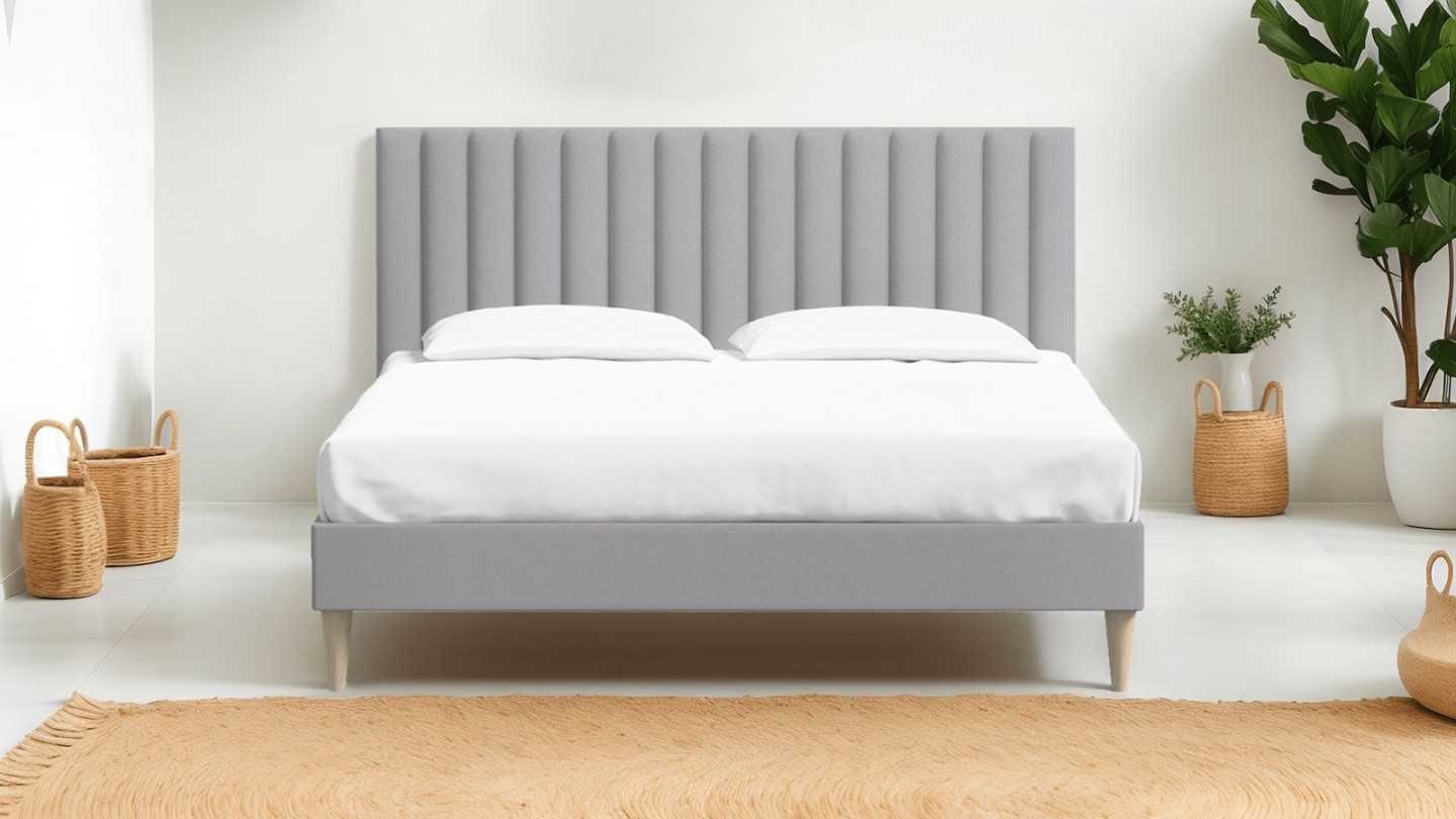 Ensemble lit adulte 140x190 cm en velours gris clair avec tête de lit matelassée Eliot + Matelas ressorts ensachés Mousse HR