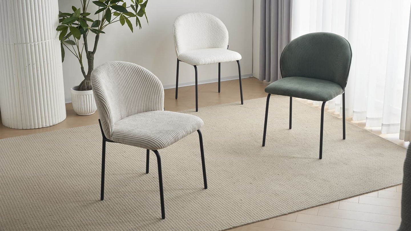 Lot de 2 chaises de salle à manger en tissu bouclette beige - piètement en métal noir - Noé